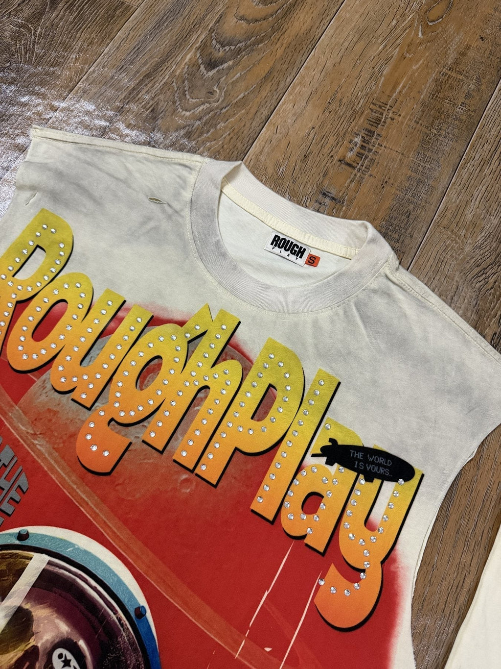 Rough Play Astronaut Graphic Sleeveless T-Shirt — detail